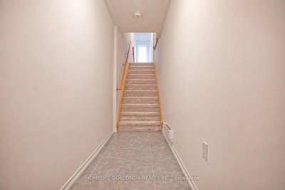 2706 Deputy Minister Path • Oshawa, ON photo 2