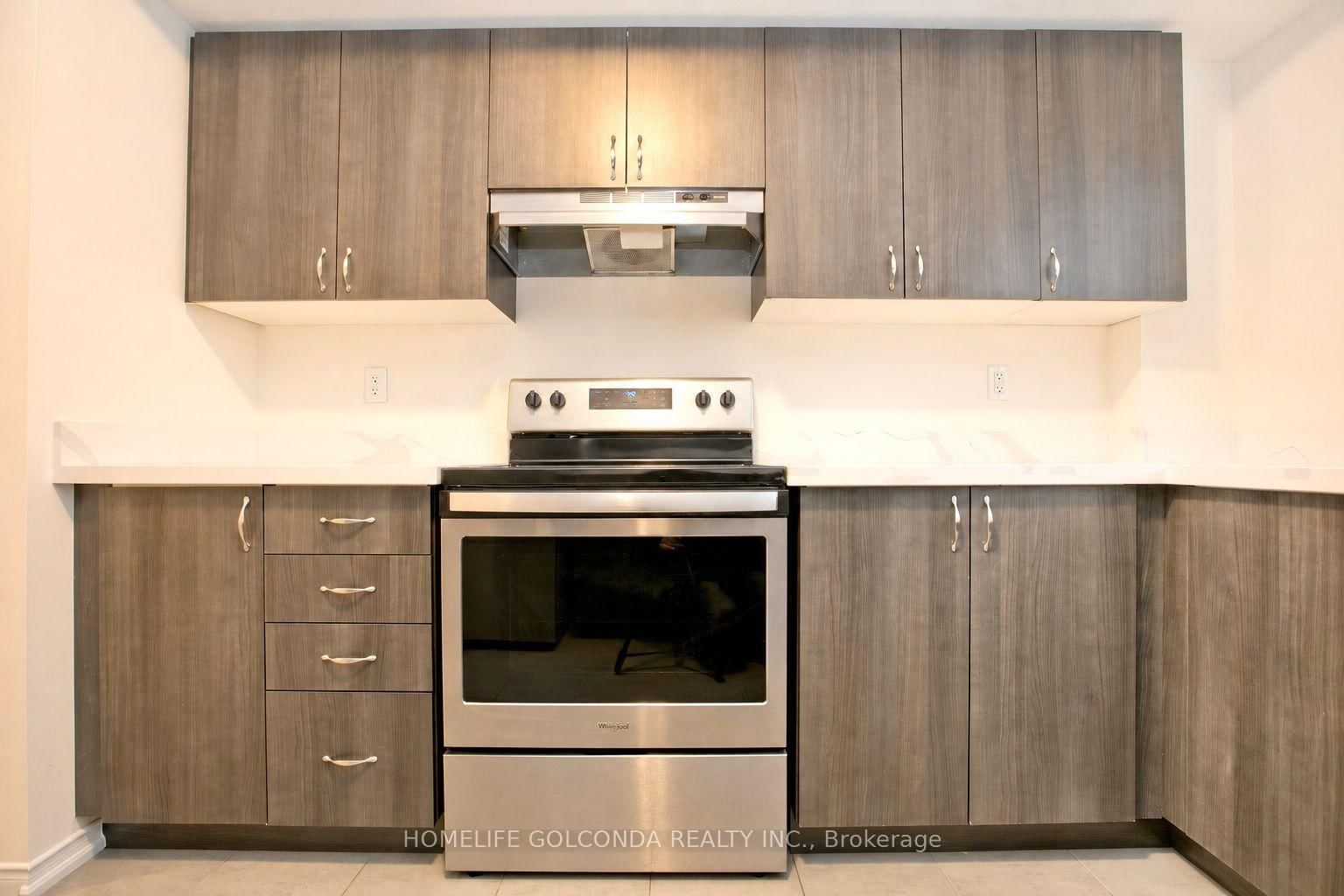 2706 Deputy Minister Path • Oshawa, ON photo 5