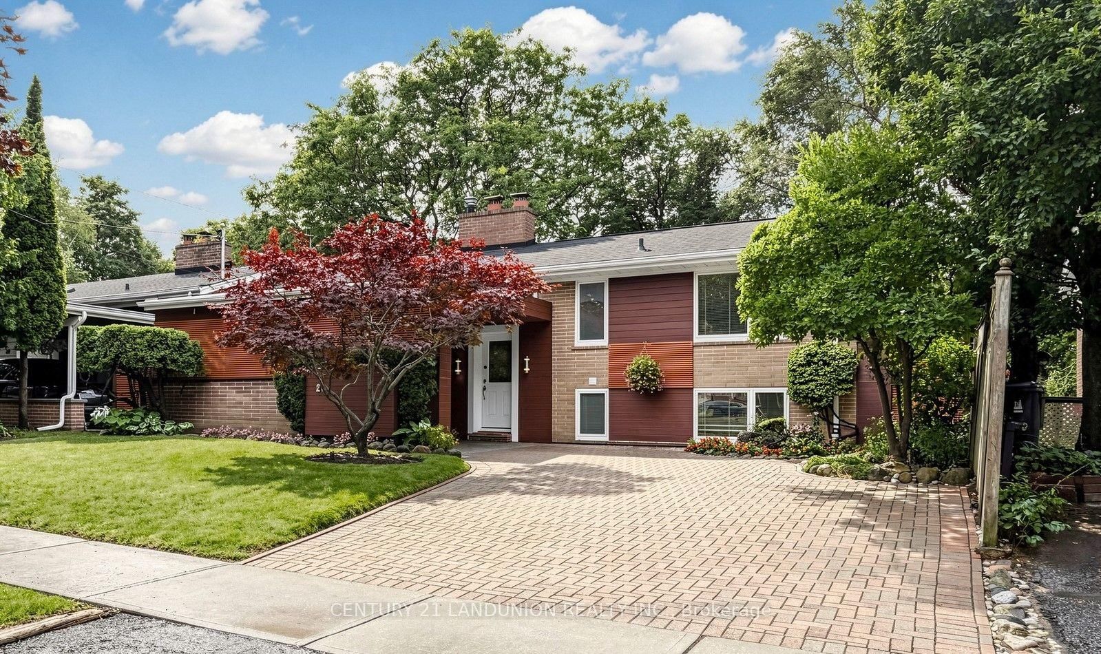 23 Benleigh Drive • Toronto, ON photo 2