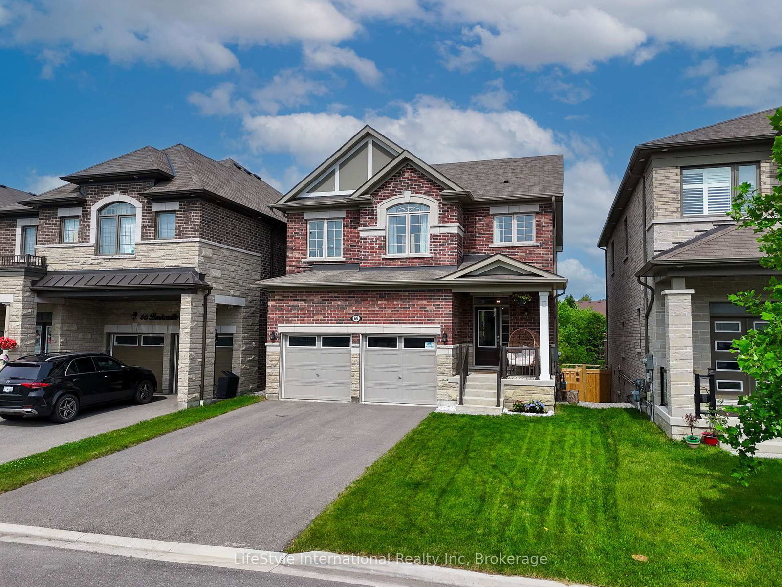68 Barkerville Drive • Whitby, ON photo 3