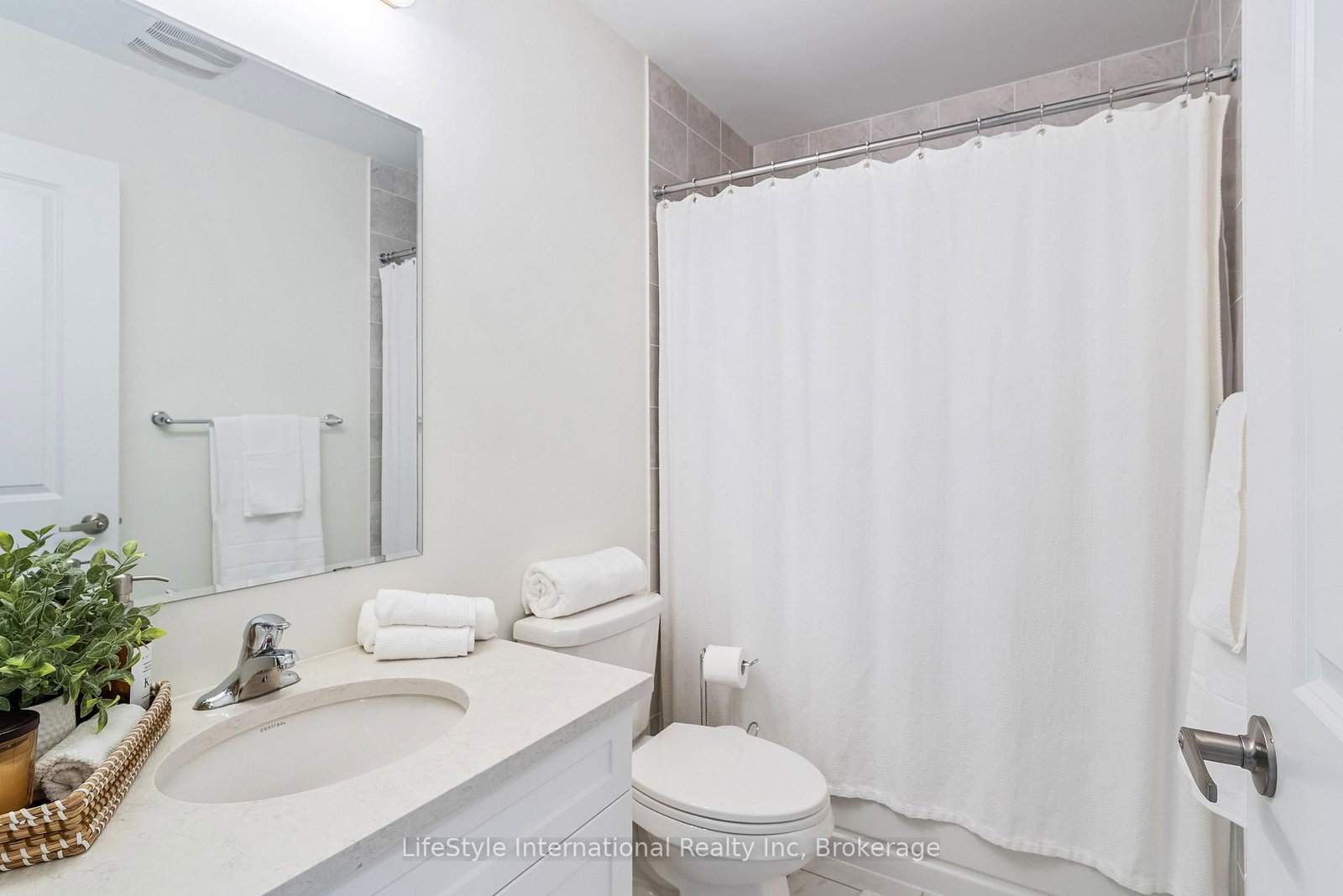 68 Barkerville Drive • Whitby, ON photo 37