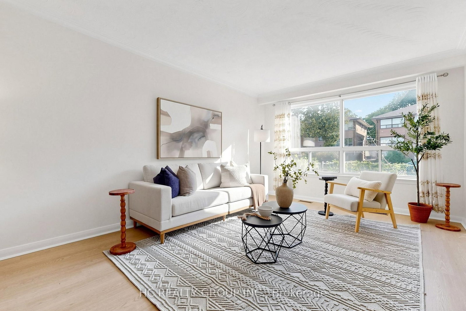 362 Highfield Road • Toronto, ON photo 4