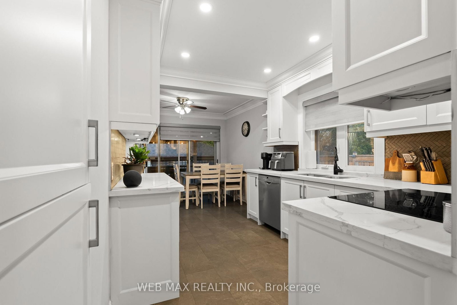 14 Howarth Avenue • Toronto, ON photo 13