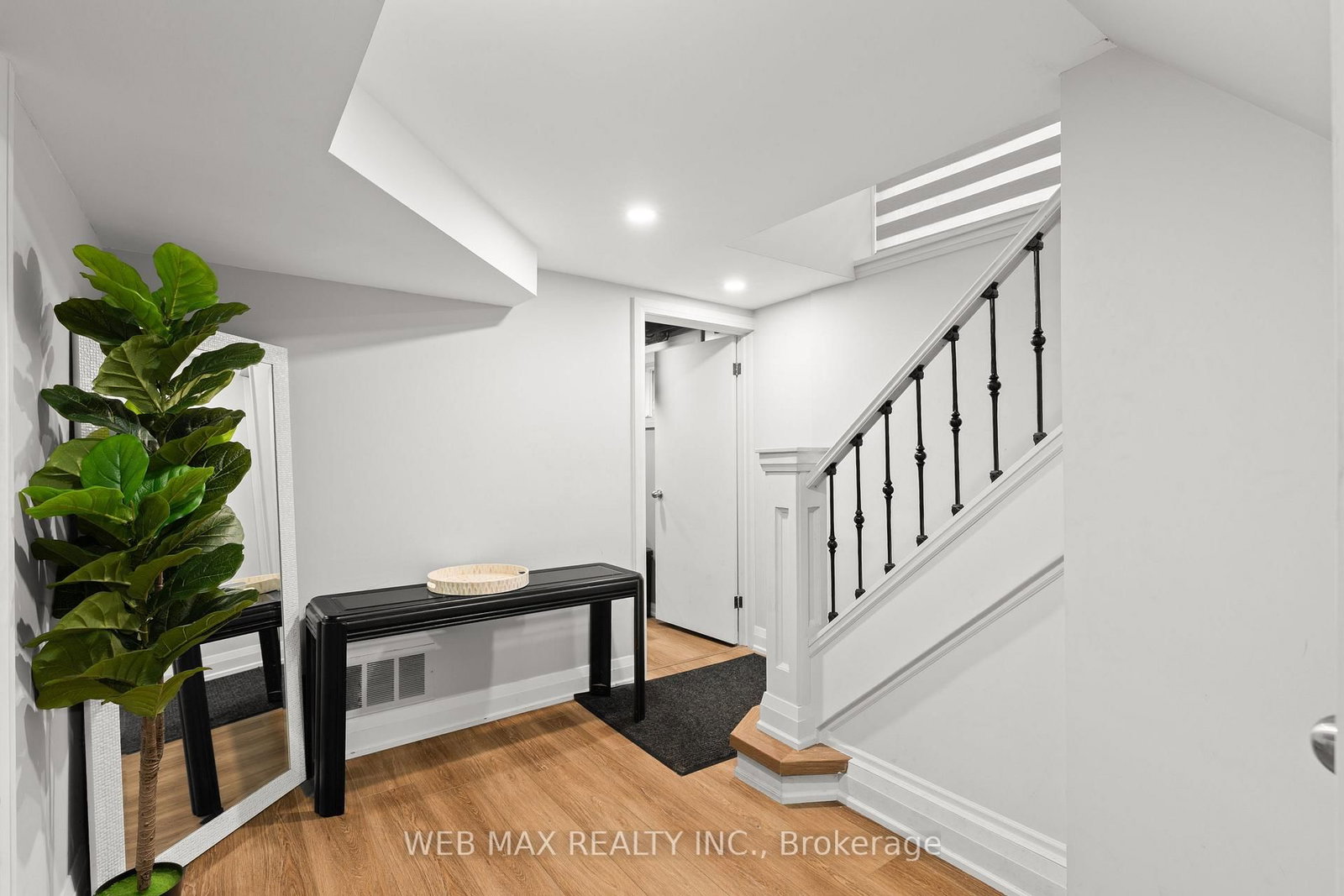 14 Howarth Avenue • Toronto, ON photo 23