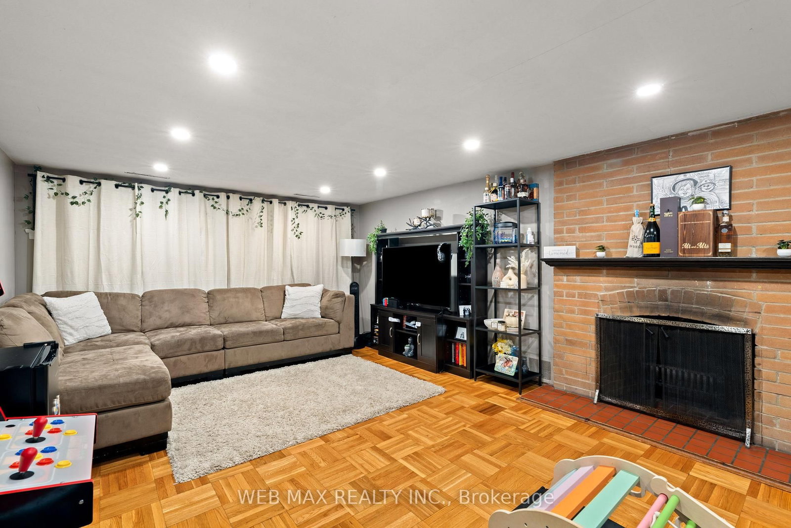 14 Howarth Avenue • Toronto, ON photo 24