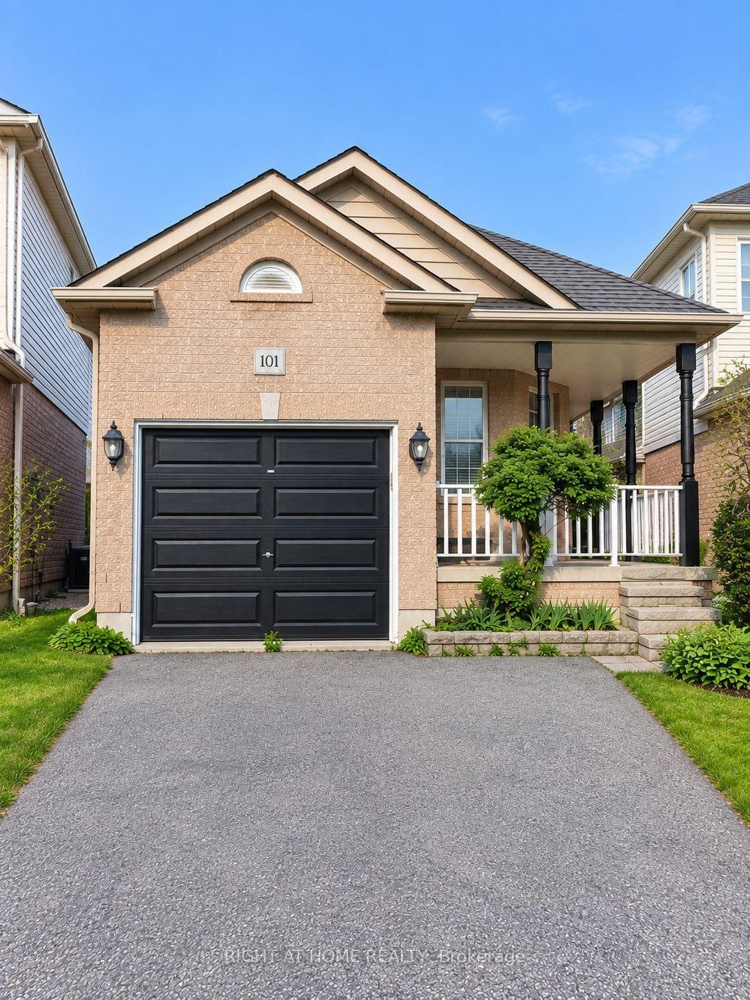 101 Kilgannon Avenue • Clarington, ON photo 1