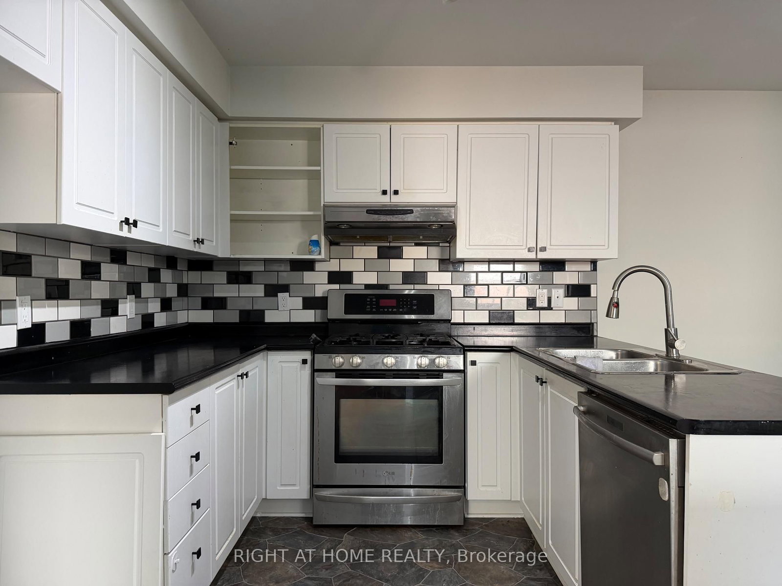 101 Kilgannon Avenue • Clarington, ON photo 12