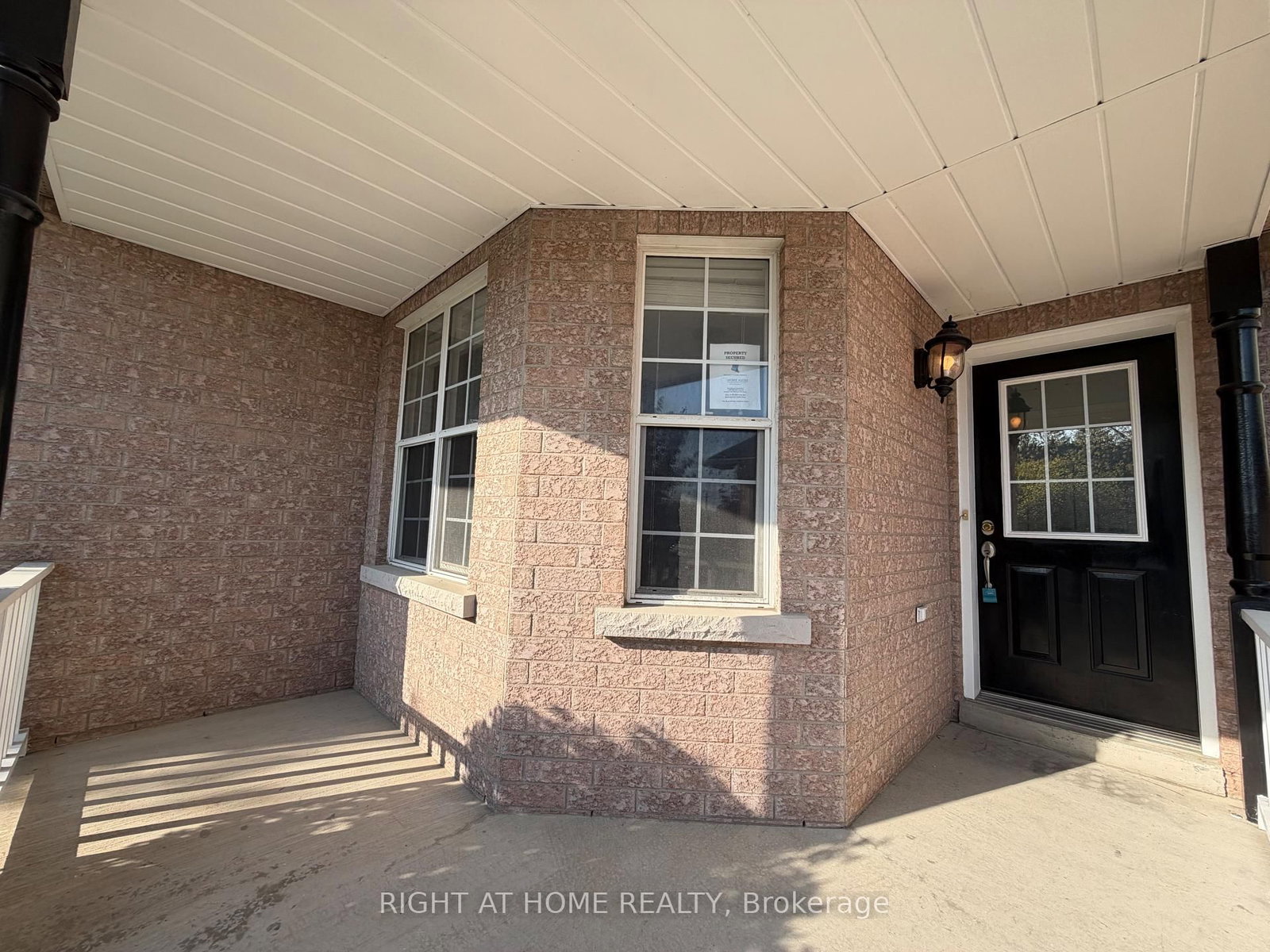 101 Kilgannon Avenue • Clarington, ON photo 2