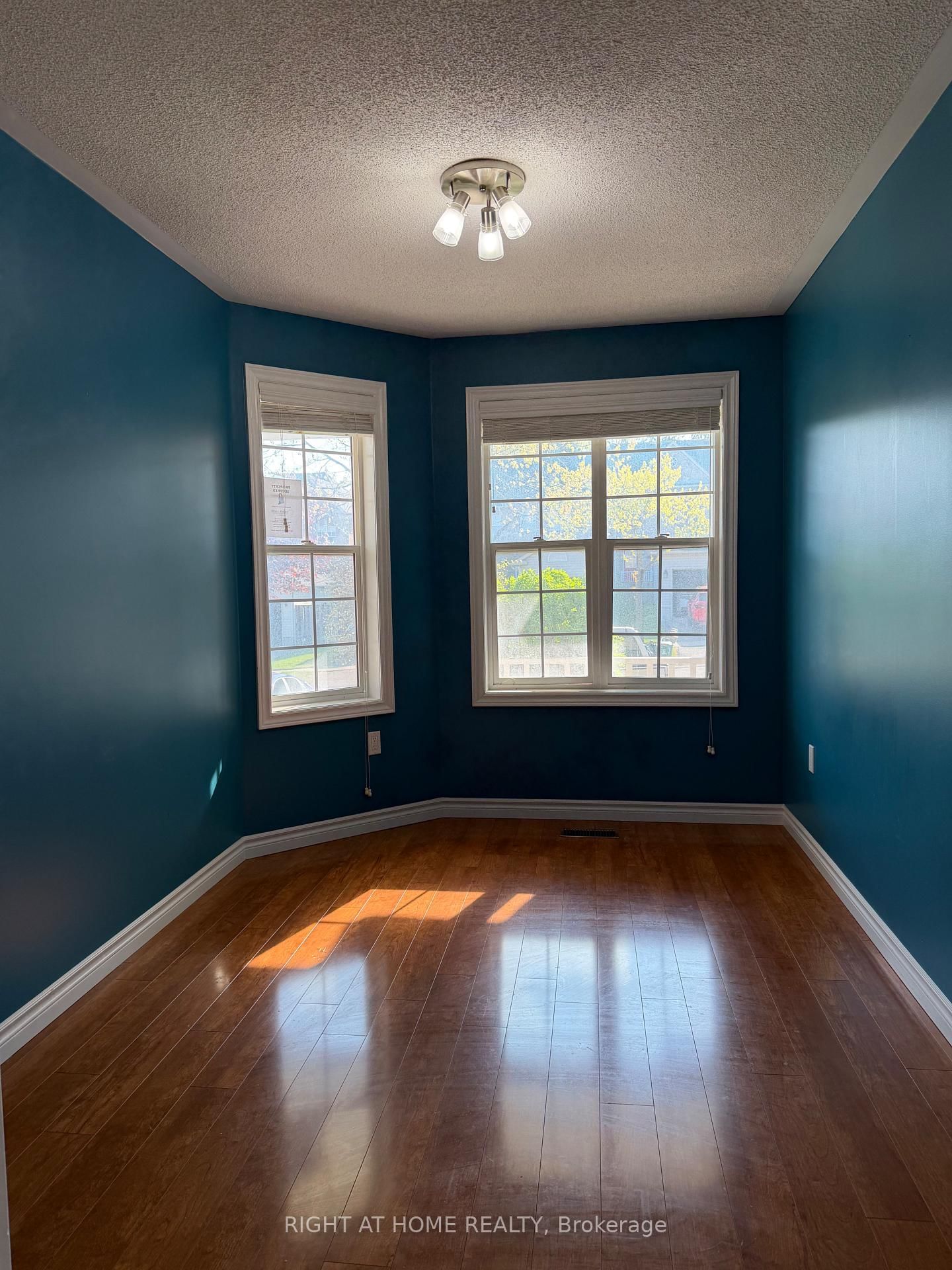 101 Kilgannon Avenue • Clarington, ON photo 5