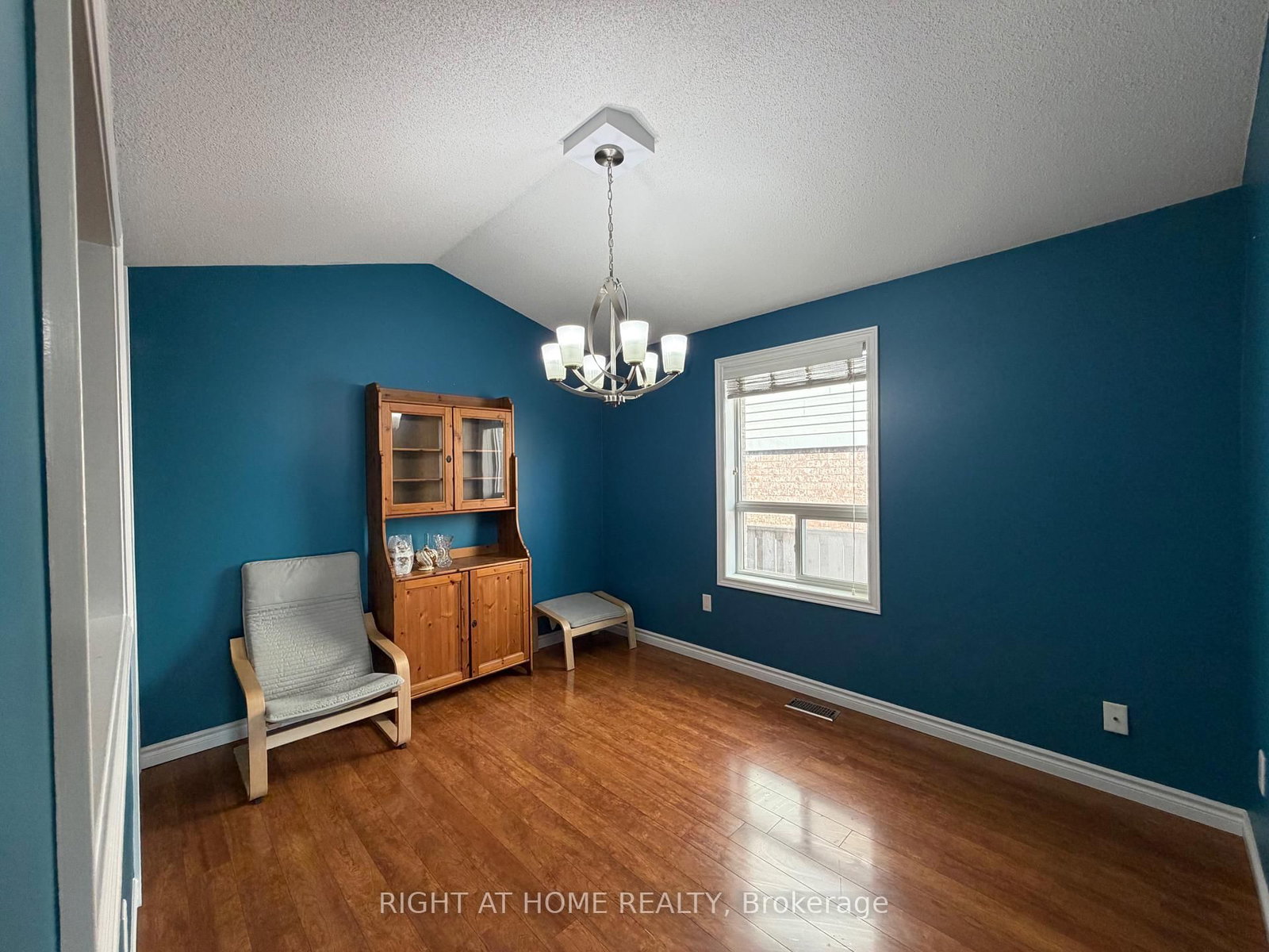 101 Kilgannon Avenue • Clarington, ON photo 8