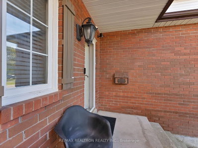 83 Crawforth Street • Whitby, ON photo 2