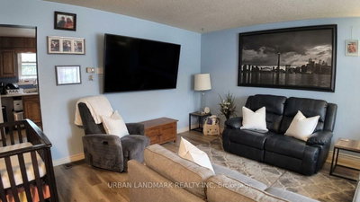 329 Durham Court • Oshawa, ON photo 2