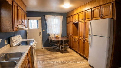 329 Durham Court • Oshawa, ON photo 3