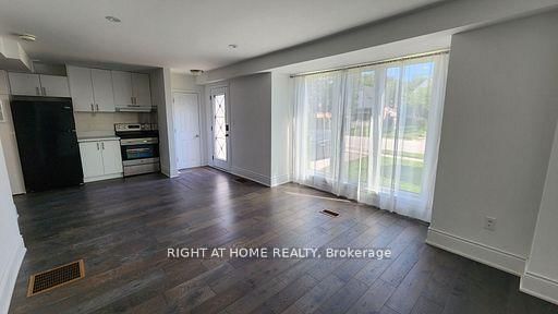 82 Ellington Drive, Toronto 3
