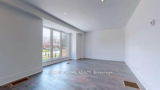 82 Ellington Dr photo 4