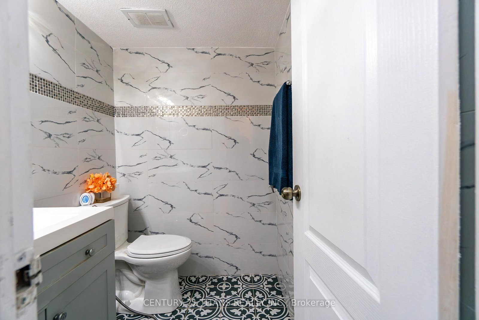 3 Massey Square • #3001 • Toronto, ON photo 10