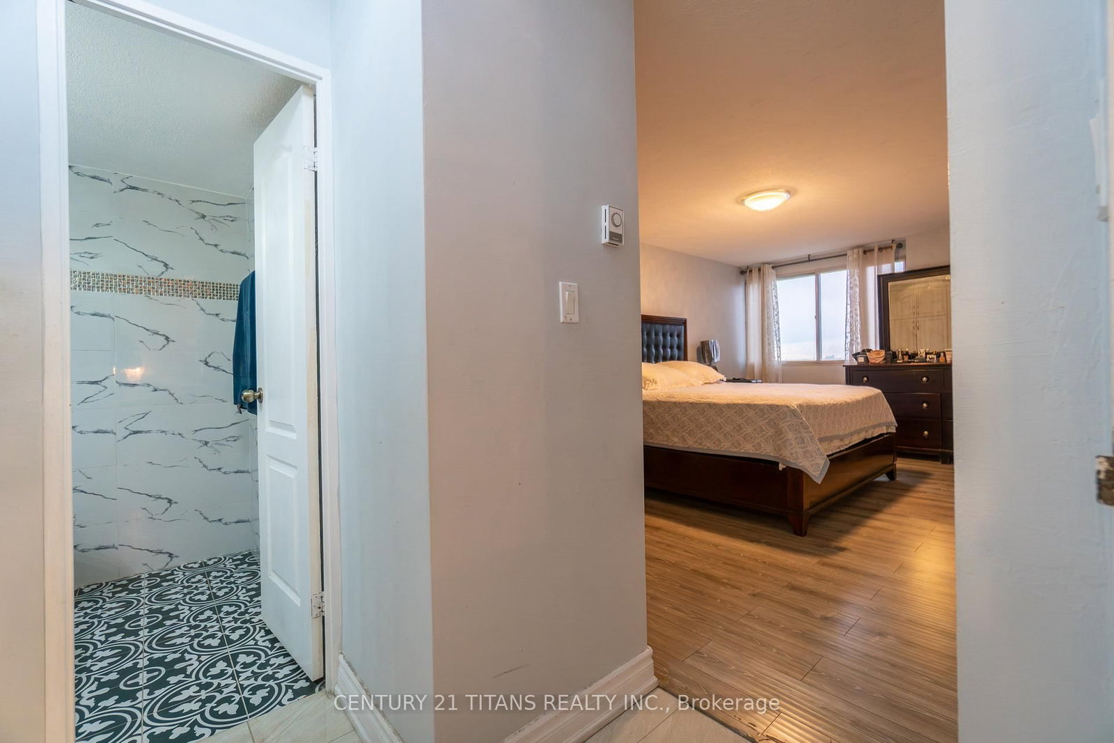 3 Massey Square • #3001 • Toronto, ON photo 11