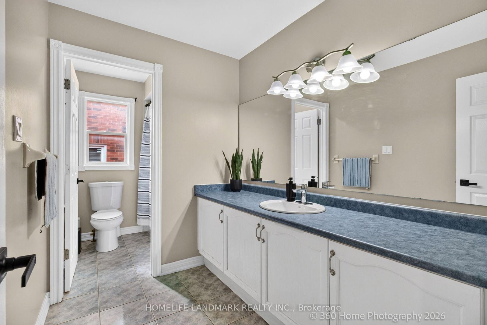 42 Blackfriar Avenue • Whitby, ON photo 13