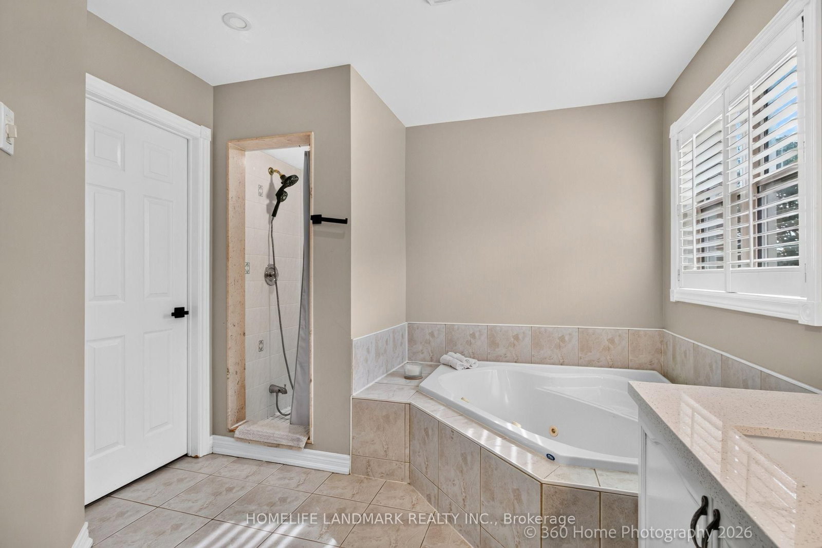 42 Blackfriar Avenue • Whitby, ON photo 15