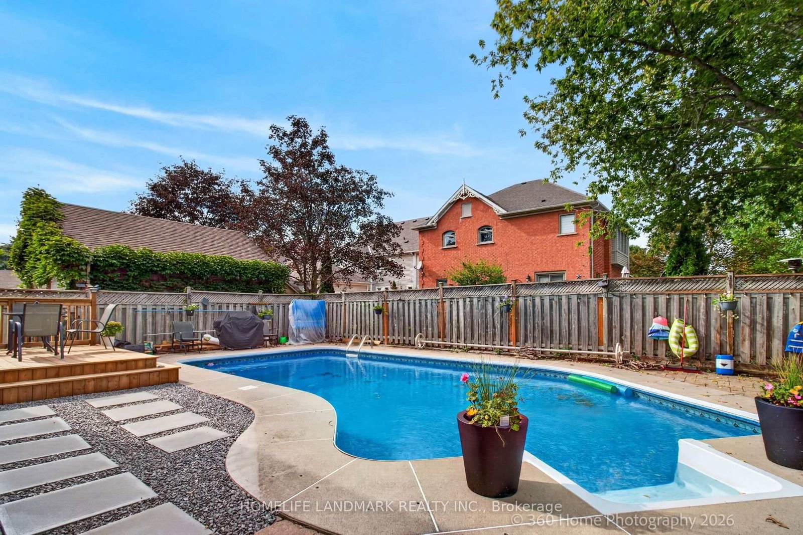 42 Blackfriar Avenue • Whitby, ON photo 21