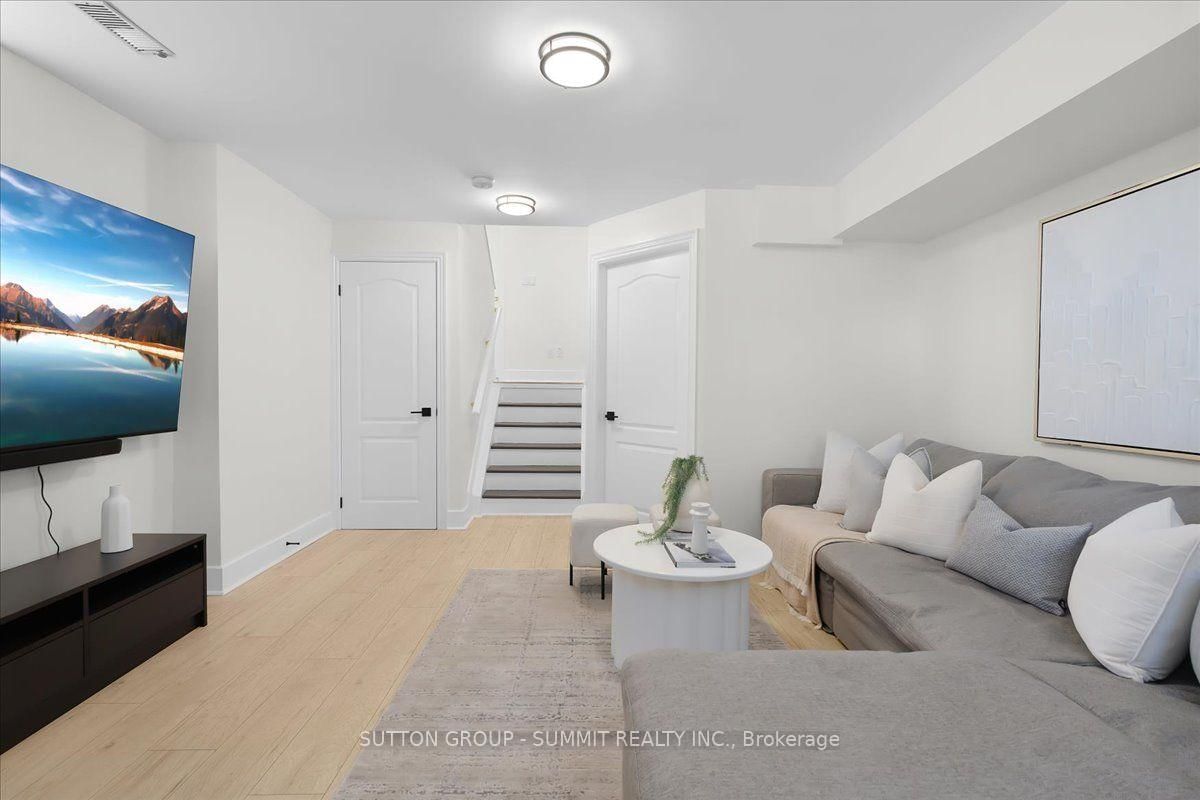 2 Cam Fella Lane • Toronto, ON photo 34