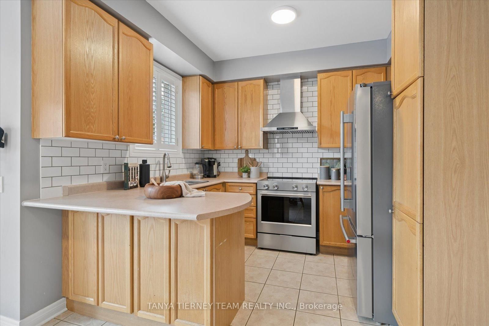 16 Corianne Avenue • Whitby, ON photo 14