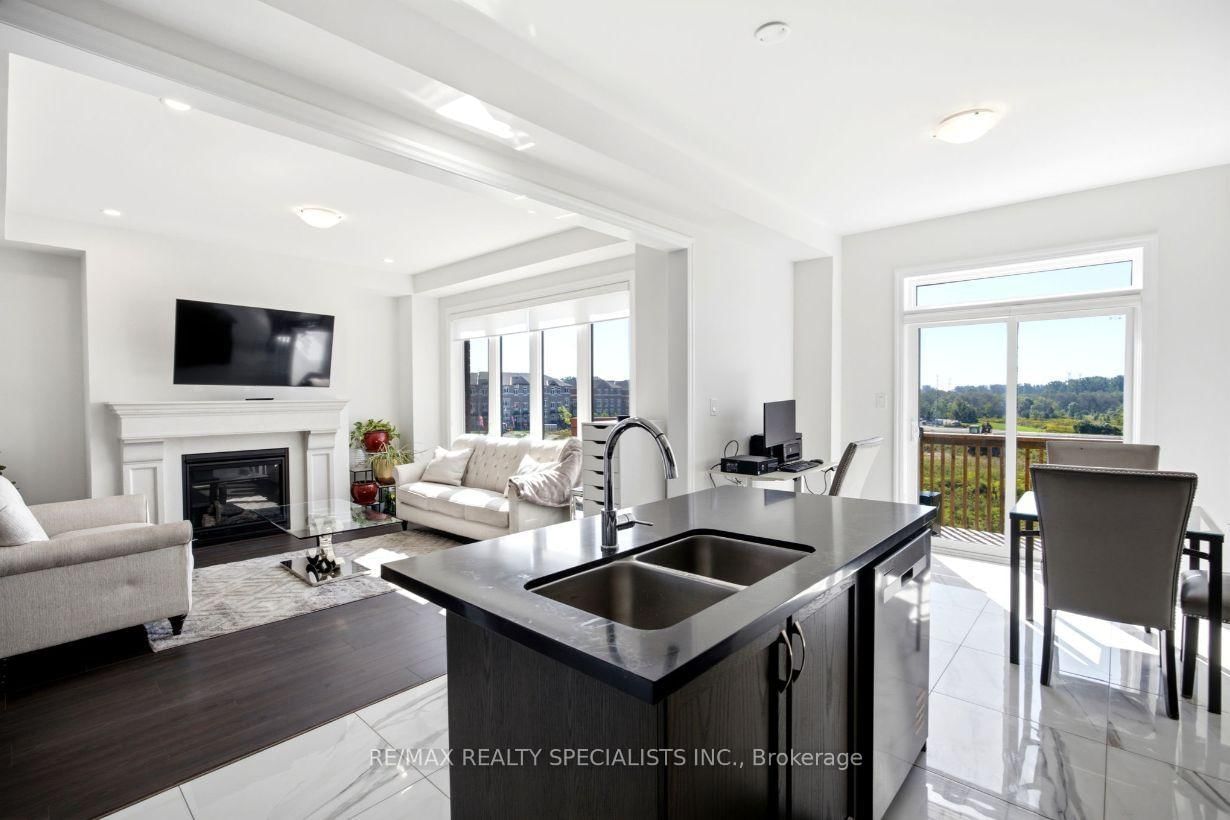 27 Salmon Crescent • Clarington, ON photo 13