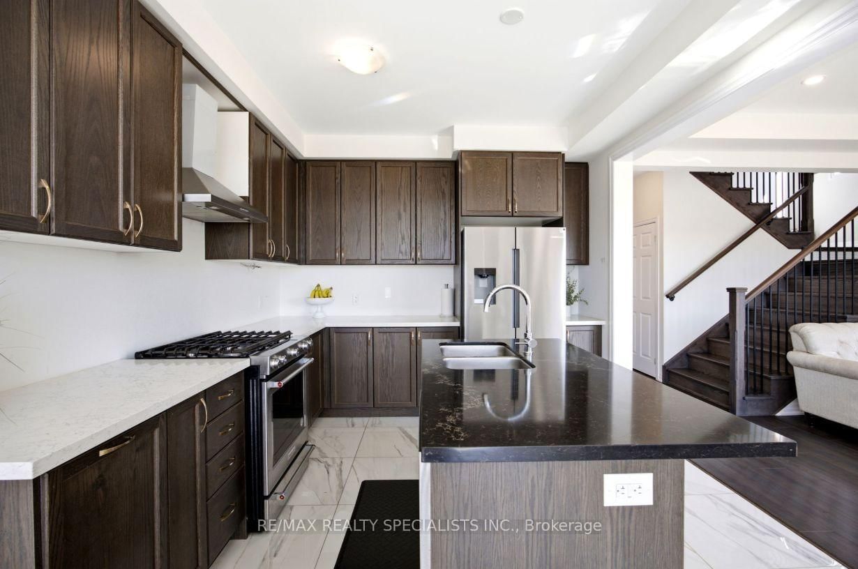 27 Salmon Crescent • Clarington, ON photo 16