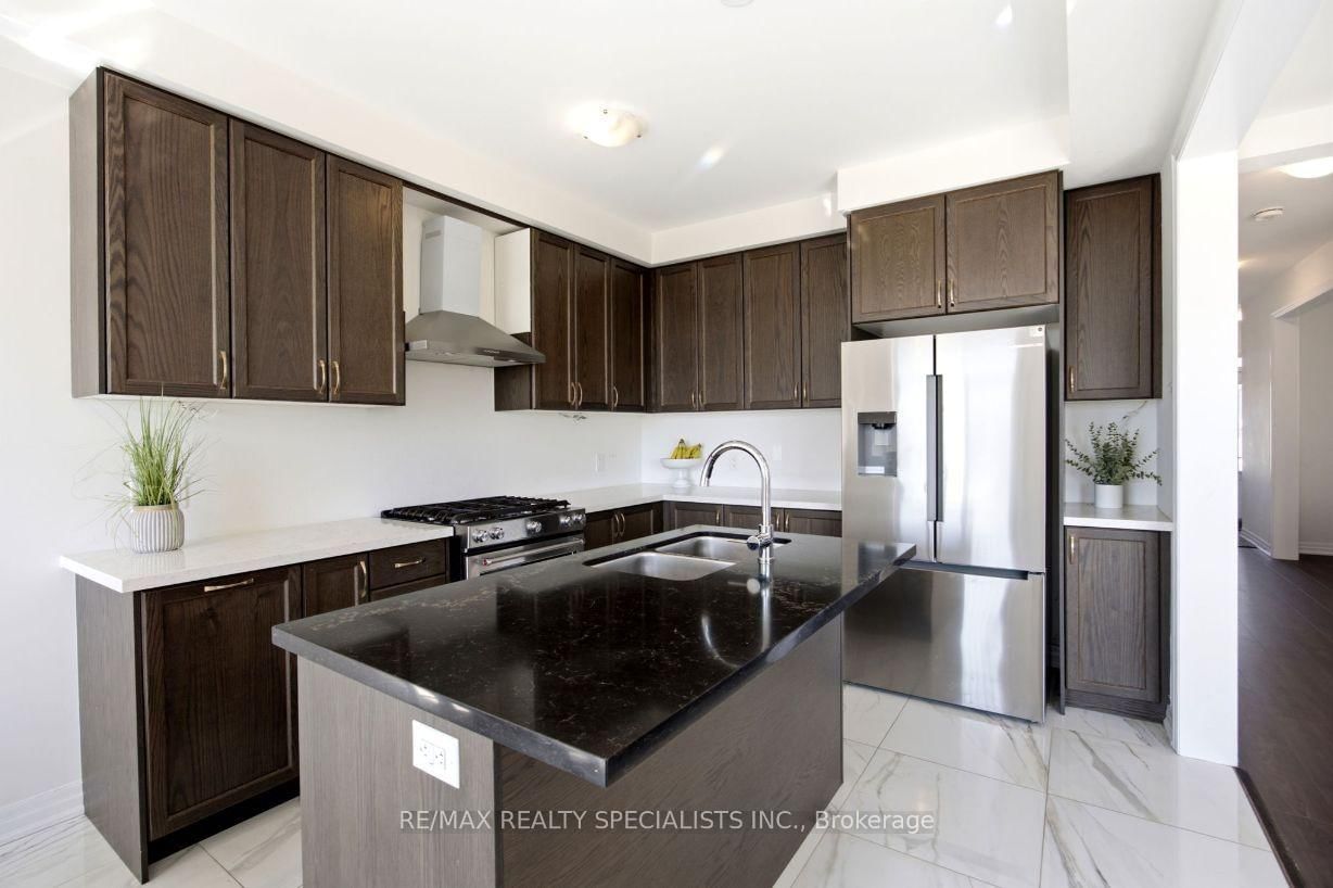 27 Salmon Crescent • Clarington, ON photo 17