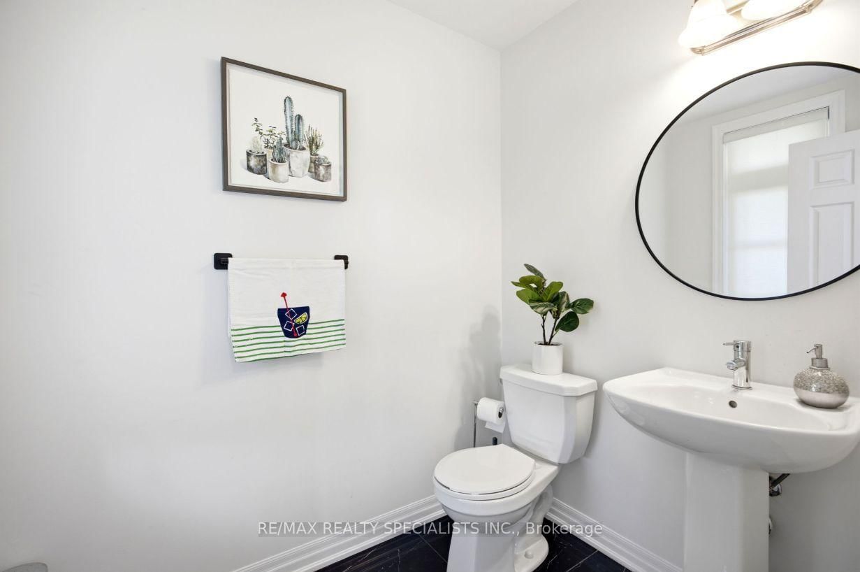27 Salmon Crescent • Clarington, ON photo 18