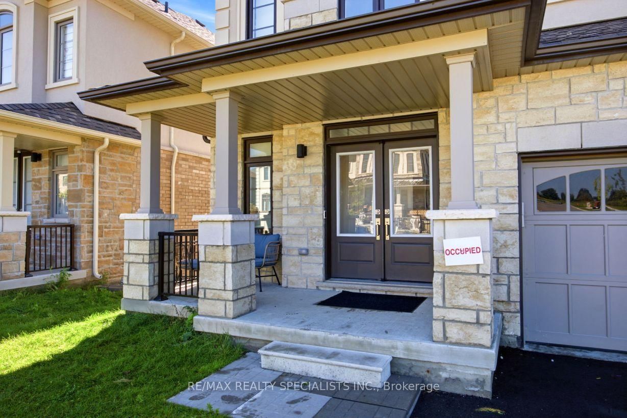 27 Salmon Crescent • Clarington, ON photo 3