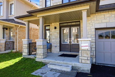 27 Salmon Crescent • Clarington, ON photo 3