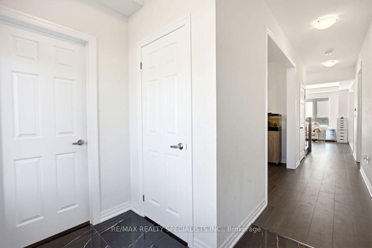 27 Salmon Crescent • Clarington, ON photo 5