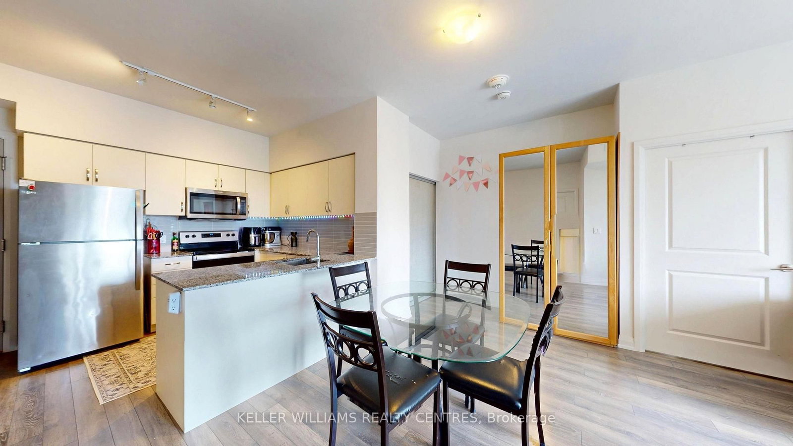 10 Meadowglen Pl. • #508 • Toronto, ON photo 4