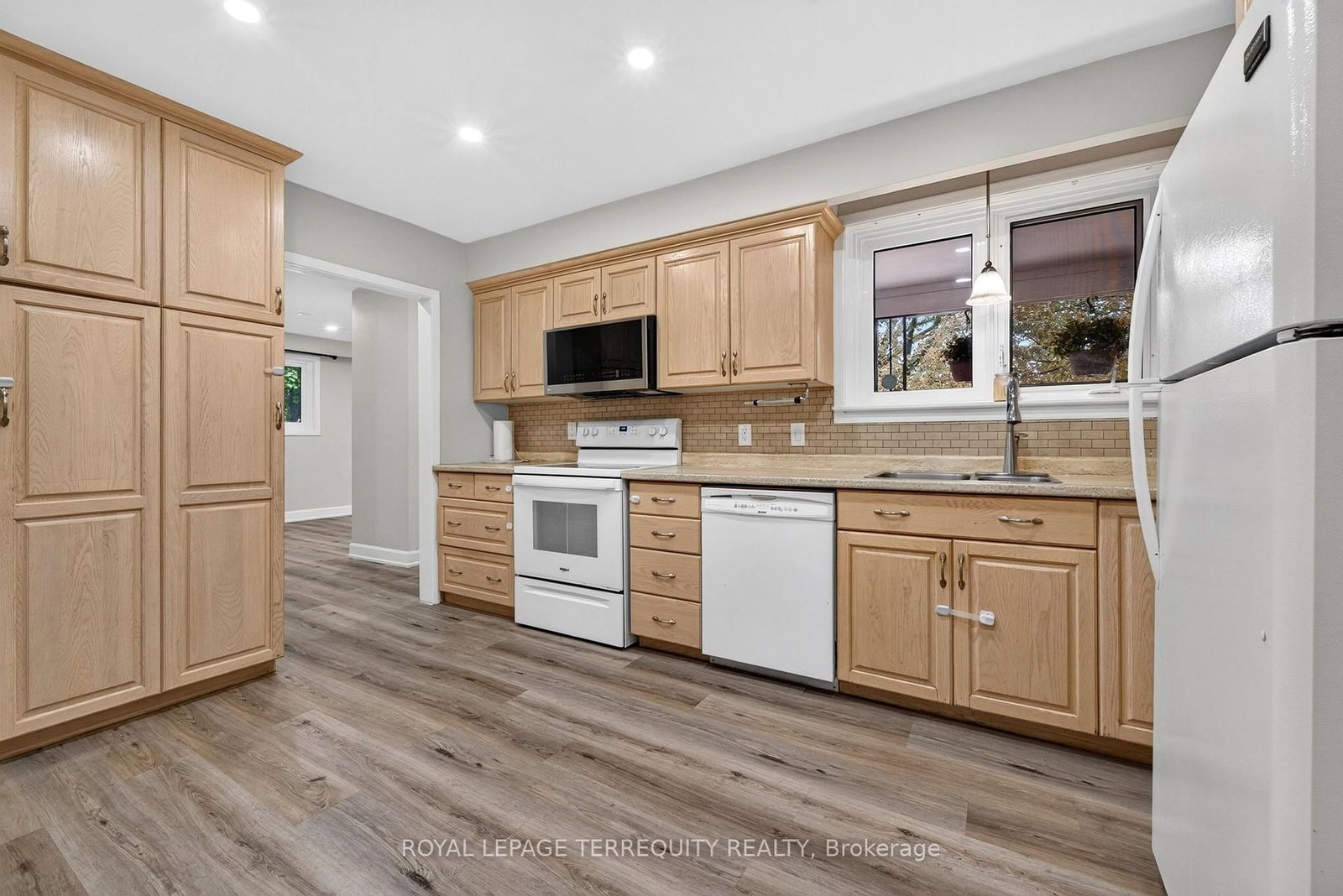 134 Switzer Drive • Oshawa, ON photo 16