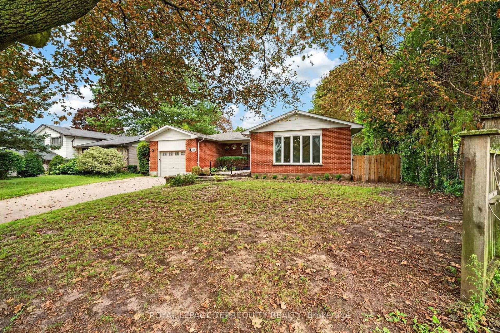 134 Switzer Drive • Oshawa, ON photo 3