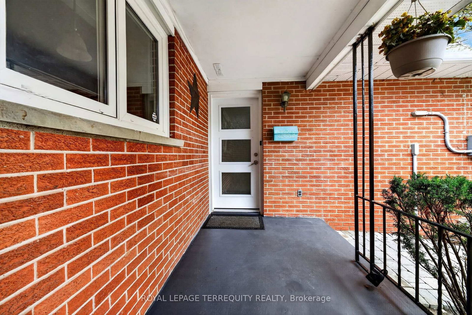 134 Switzer Drive • Oshawa, ON photo 5