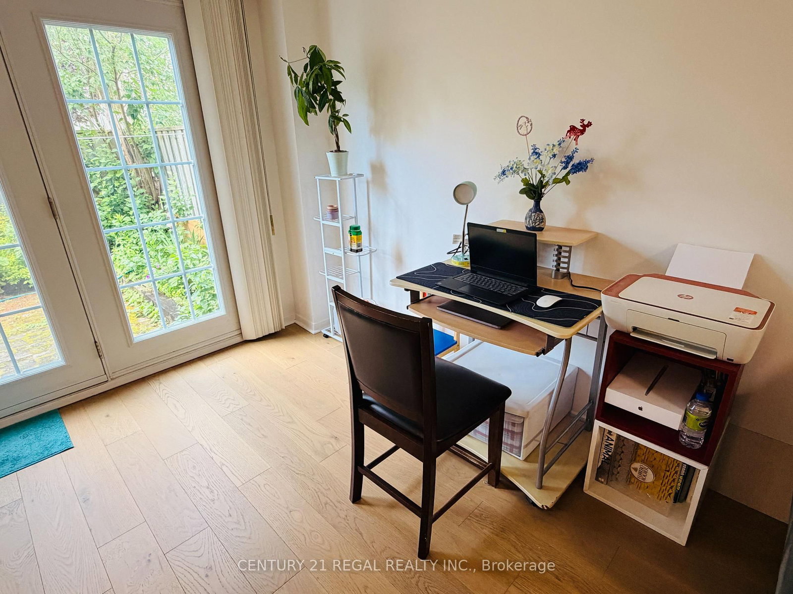 8 Chamberlain Court • Ajax, ON photo 10