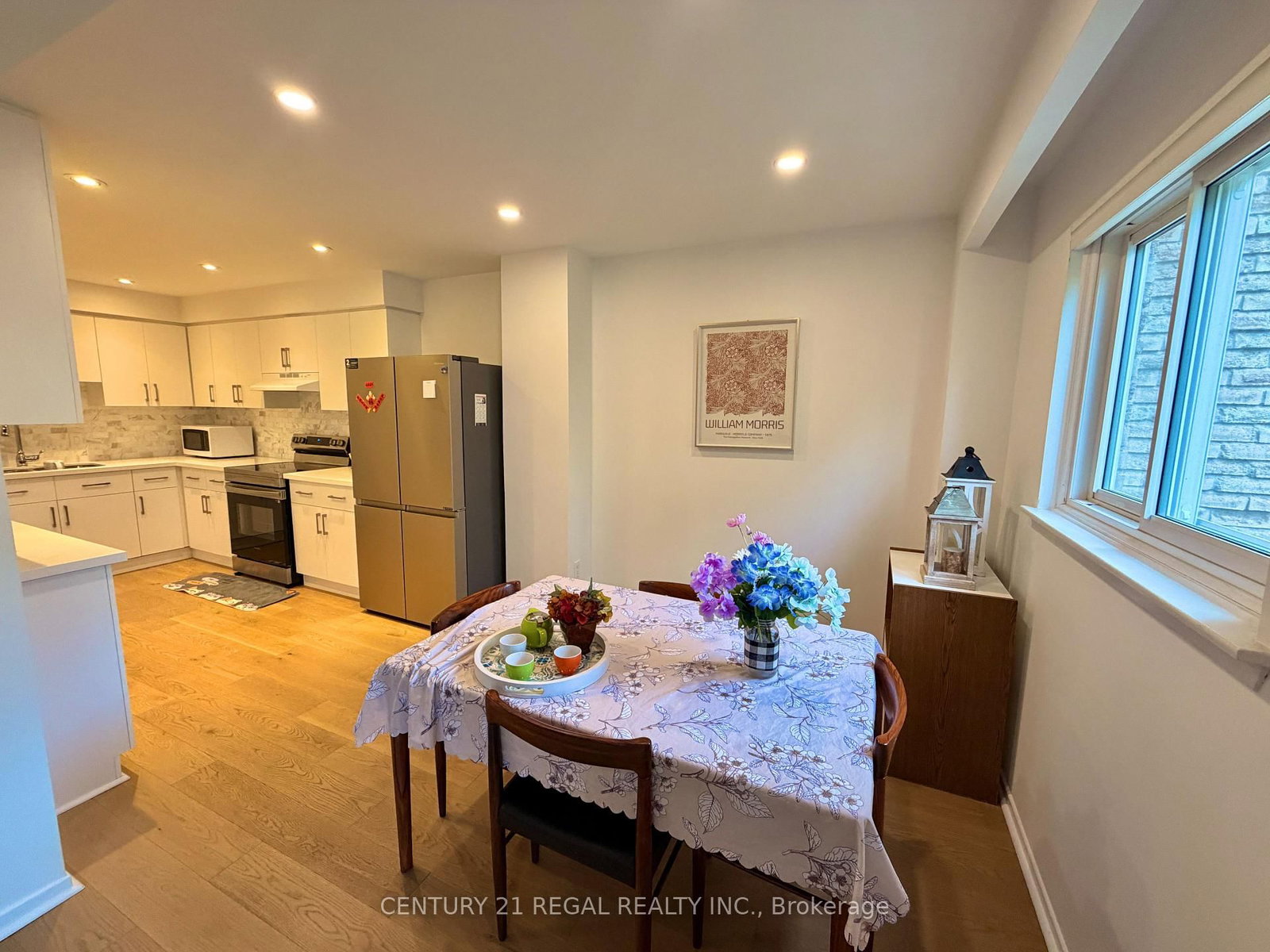 8 Chamberlain Court • Ajax, ON photo 11