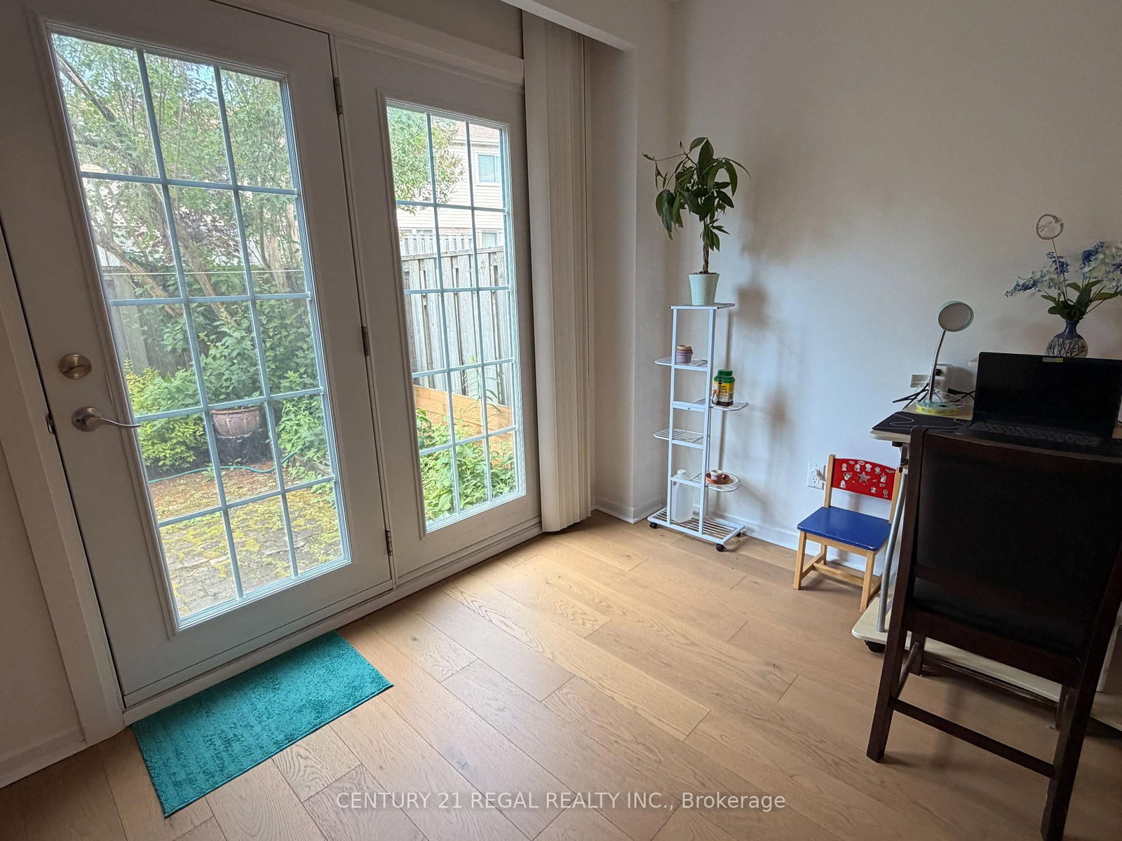 8 Chamberlain Court • Ajax, ON photo 12