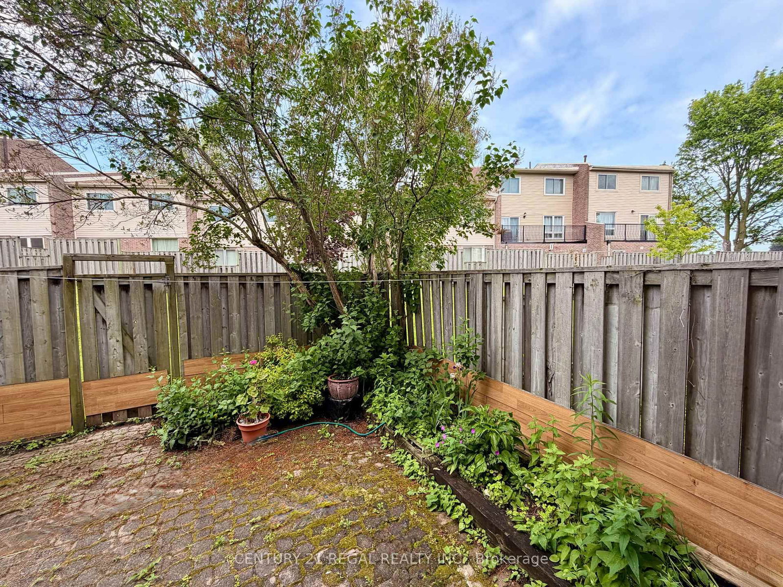 8 Chamberlain Court • Ajax, ON photo 24