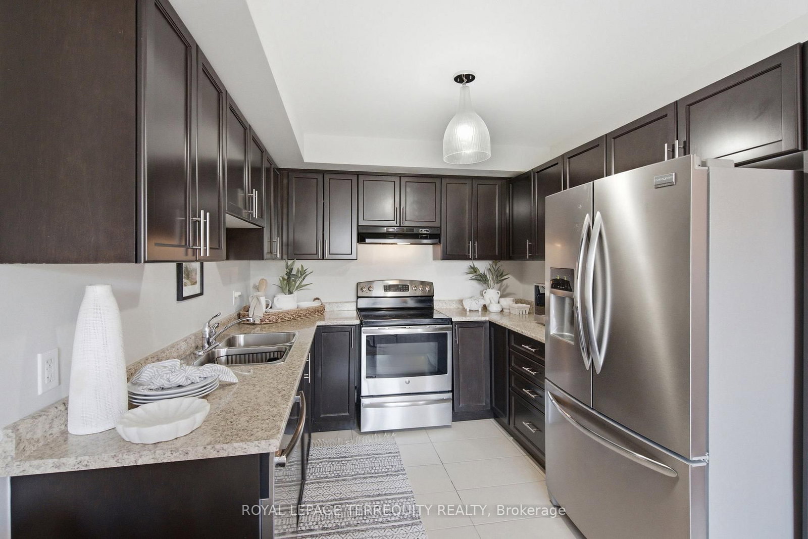 52 Artania Street • Oshawa, ON photo 15
