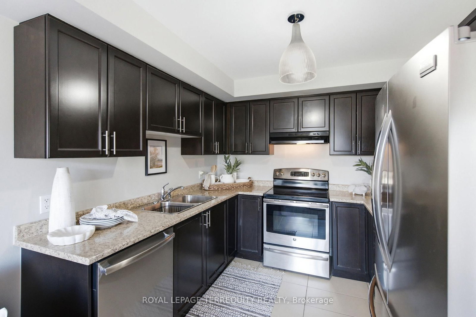 52 Artania Street • Oshawa, ON photo 16