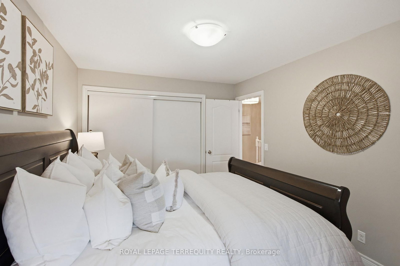 52 Artania Street • Oshawa, ON photo 24