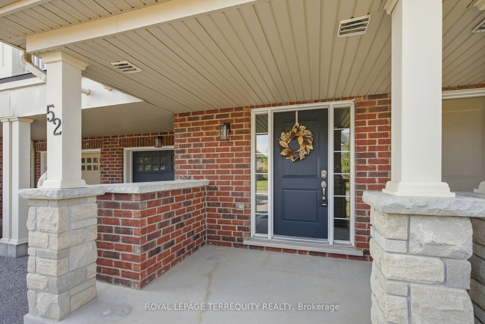 52 Artania Street • Oshawa, ON photo 3