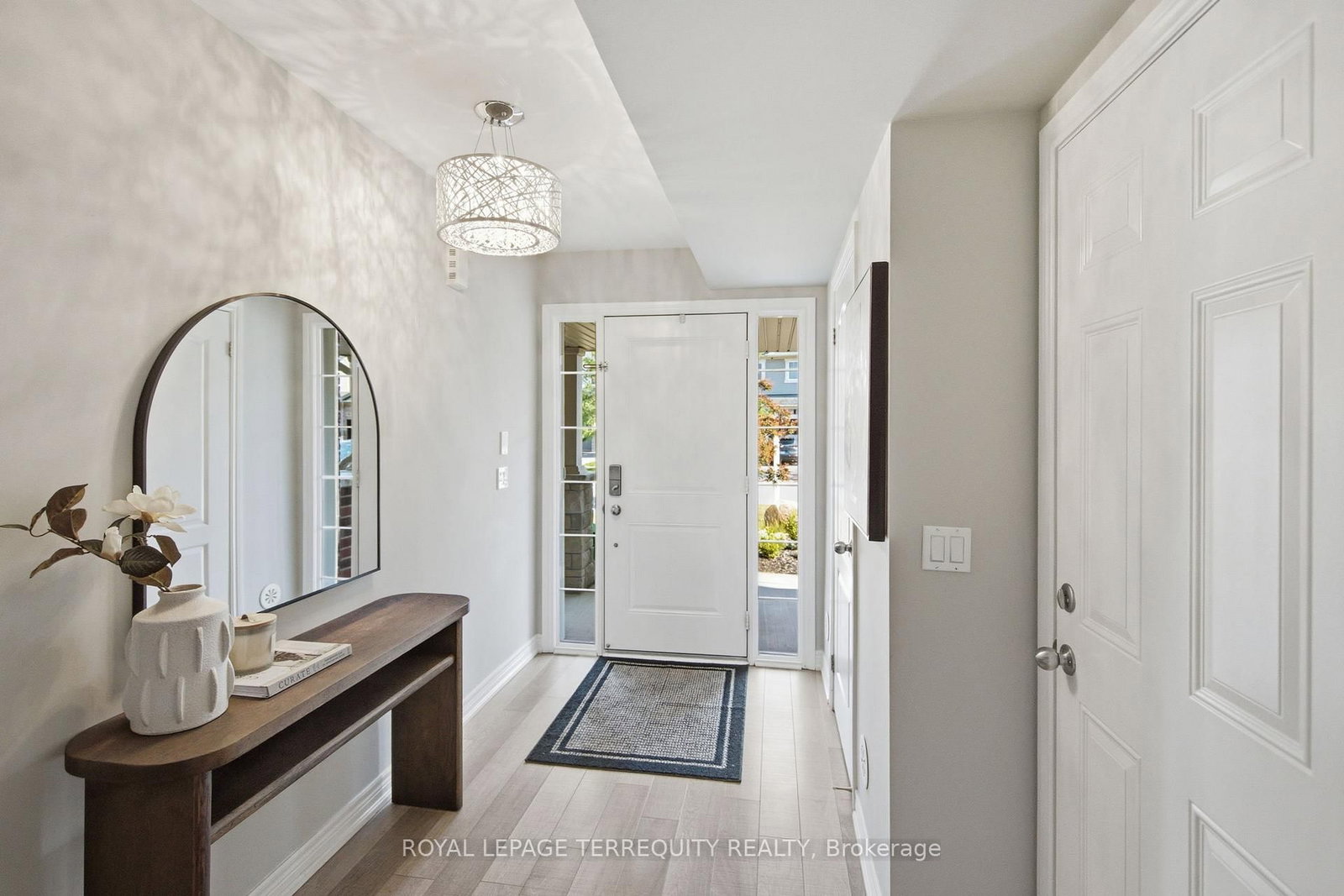 52 Artania Street • Oshawa, ON photo 4
