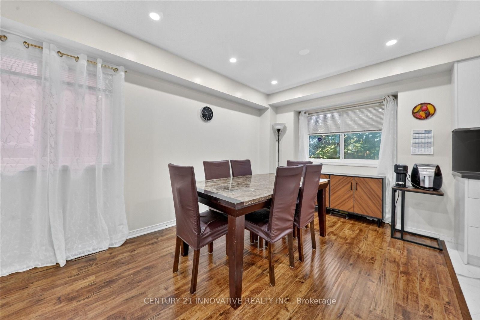 28 Eli Shackleton Court • Toronto, ON photo 14