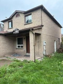 75 Chalmers Crescent • Ajax, ON photo 2