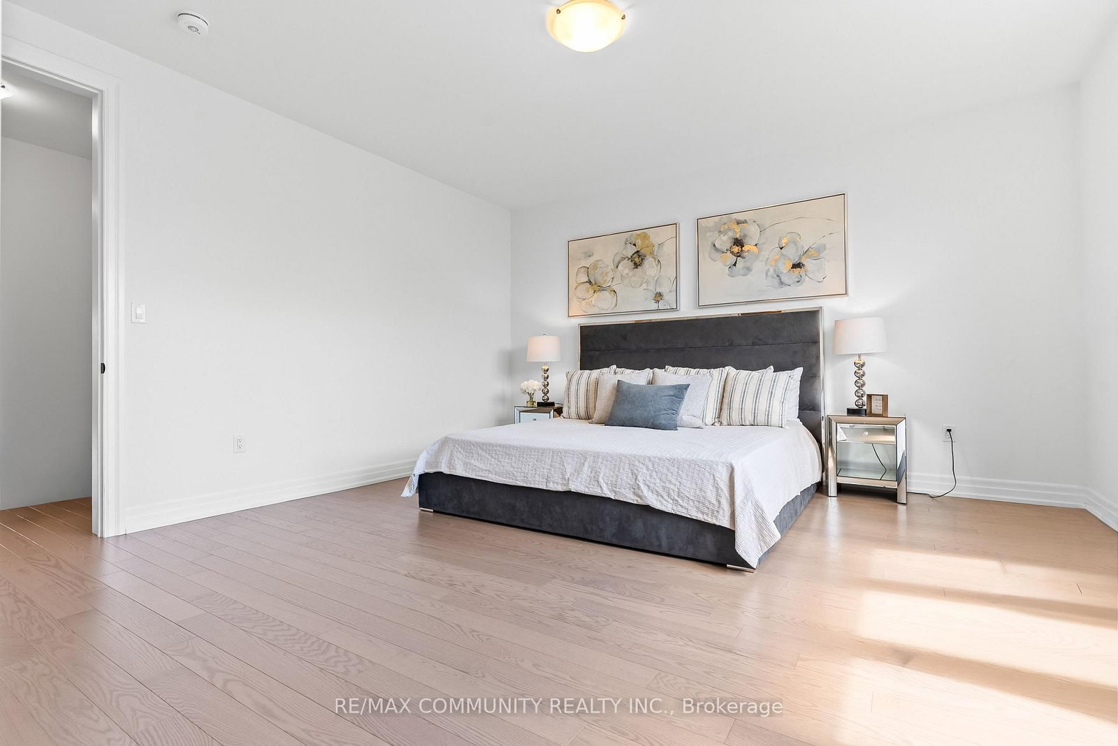 2879 Foxden Square • Pickering, ON photo 16