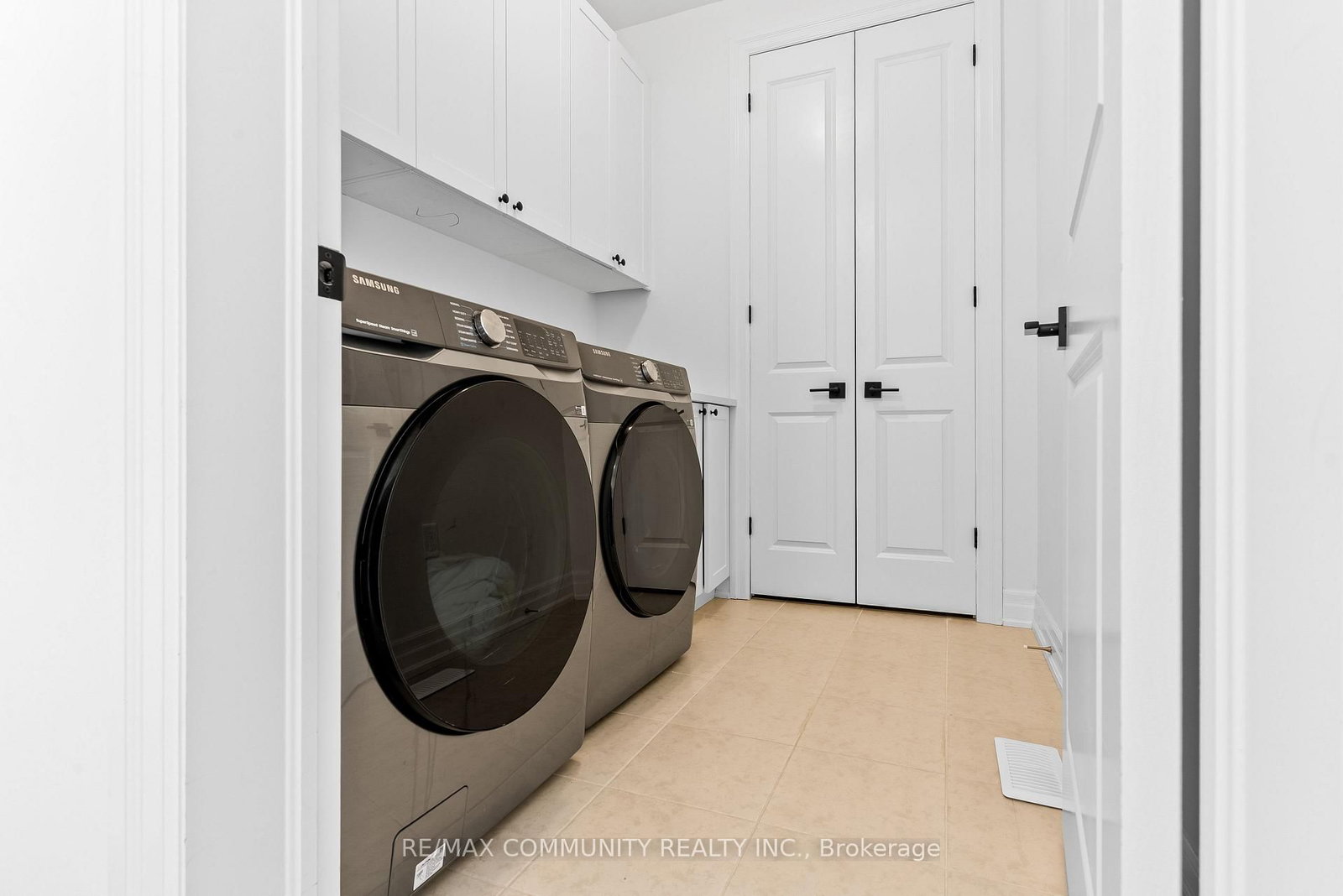 2879 Foxden Square • Pickering, ON photo 23